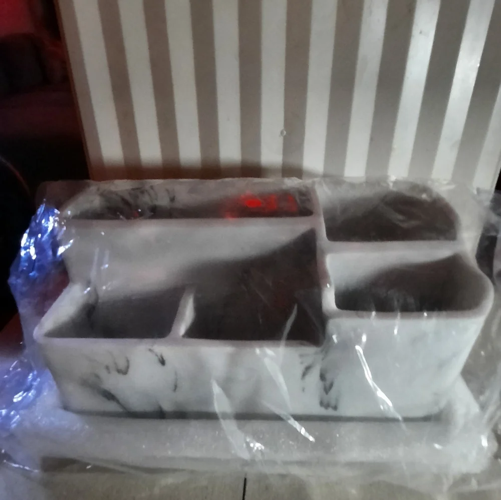 Marble Look Resin Large Bathroom Organizer